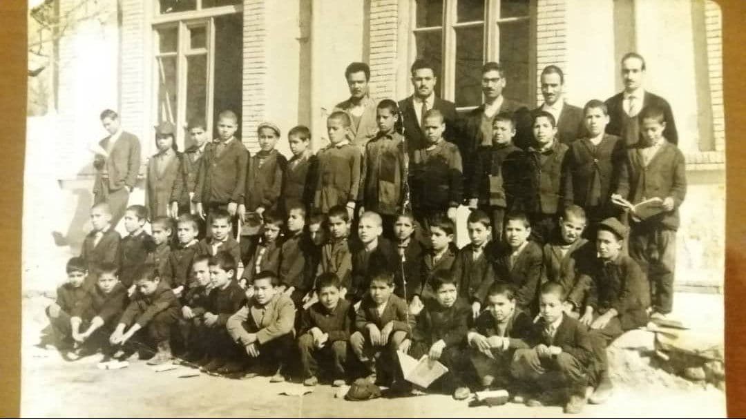 عکس تاریخی کلاس چهارم دبستان مدرسه ابوریحان باویل در سال ۱۳۴۶ ارسالی از استاد ناصر شجاعی ساکن سیدنی استرالیا