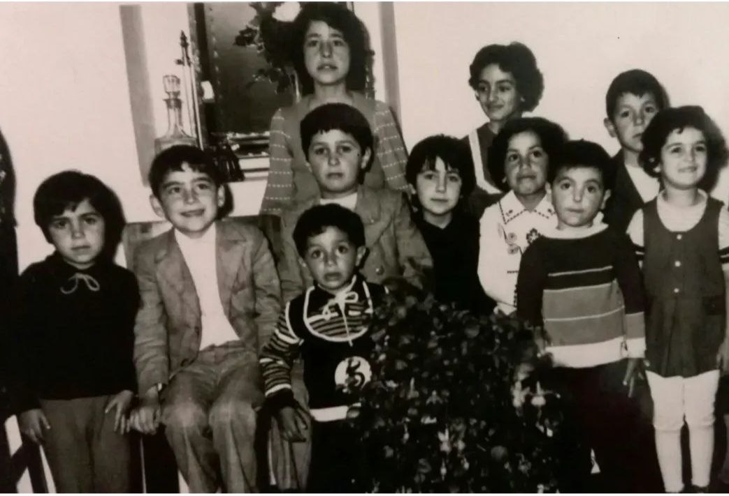 پزشکان امروز دانش آموزان دیروز باویل با معلم شان در یک قاب
